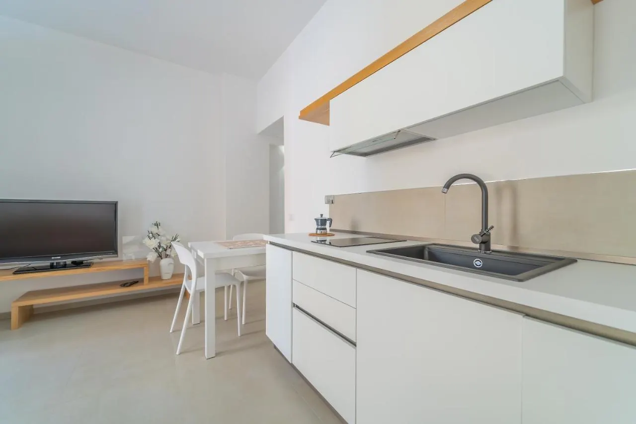 Nuova -Luxury Rooms & Apartment- Olbia Apartmán