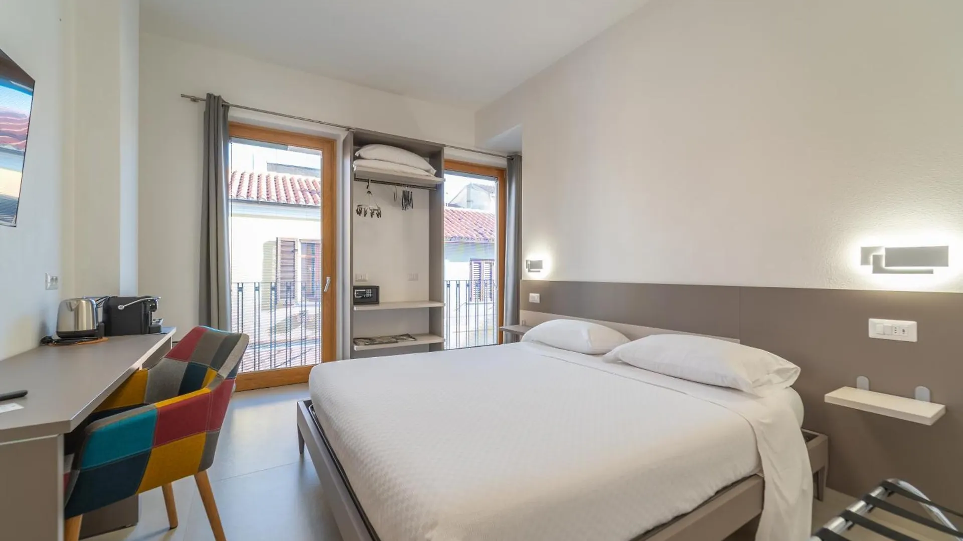 Nuova -Luxury Rooms & Apartment- Olbia 0*,