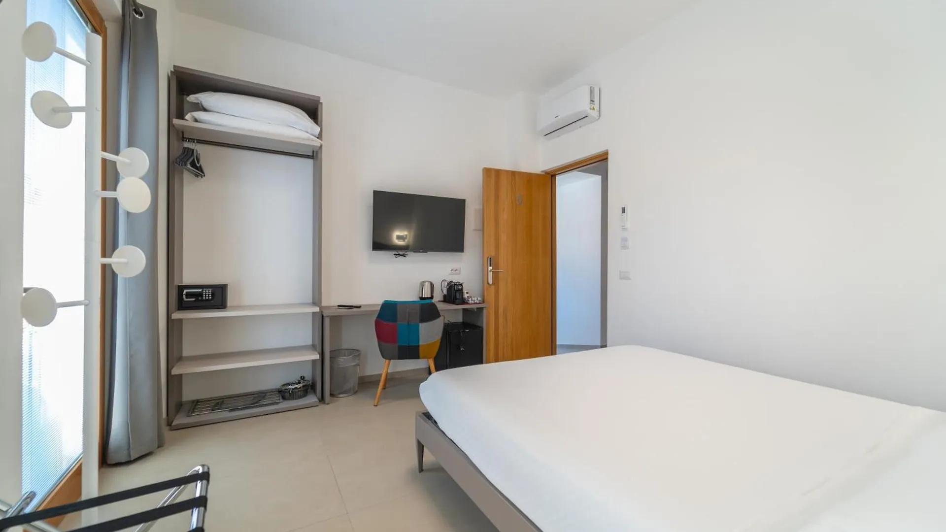 Nuova -Luxury Rooms & Apartment- Olbia 0*,