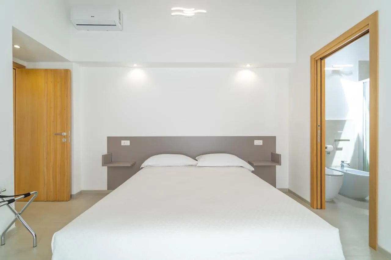 Nuova -Luxury Rooms & Apartment- Olbia 0*,