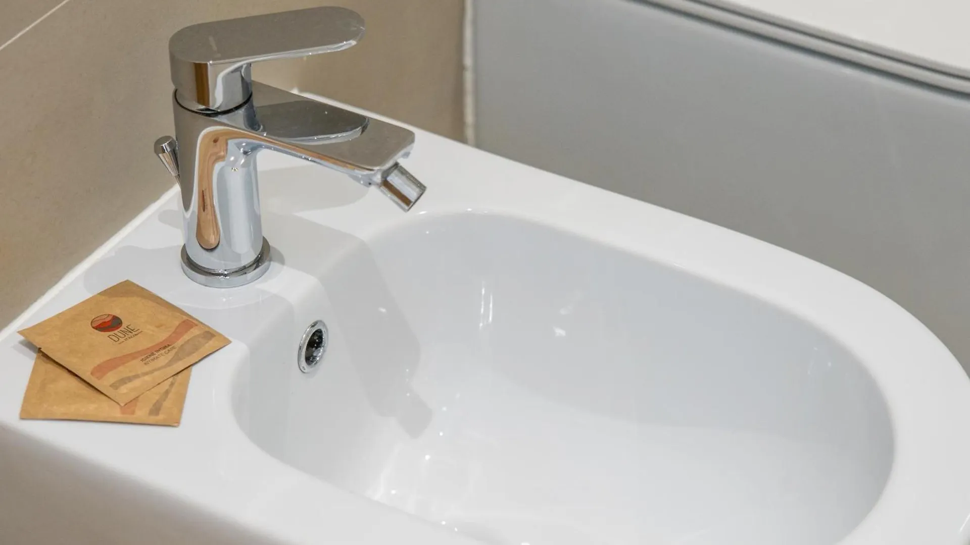 Nuova -Luxury Rooms & Apartment- Olbia 0*,  Italy